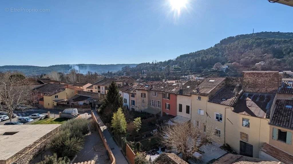 Appartement à SALERNES