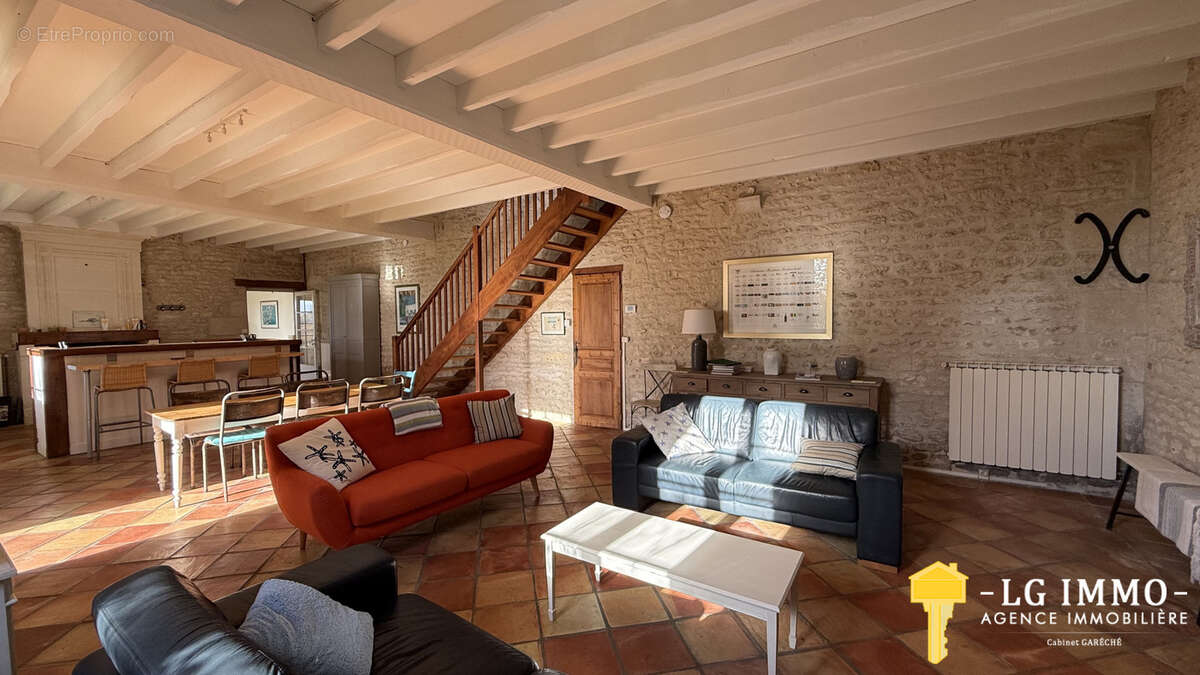 Maison à MORTAGNE-SUR-GIRONDE
