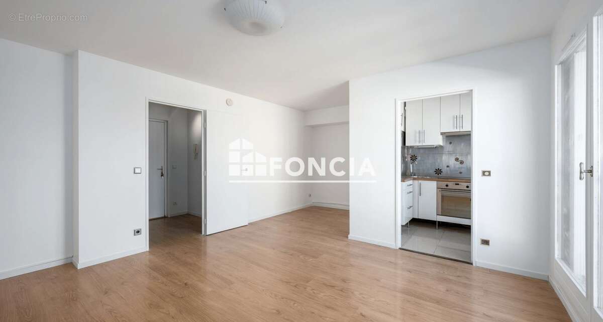 CORBEIL-ESSONNES Studio avec cave et garage - photo 2