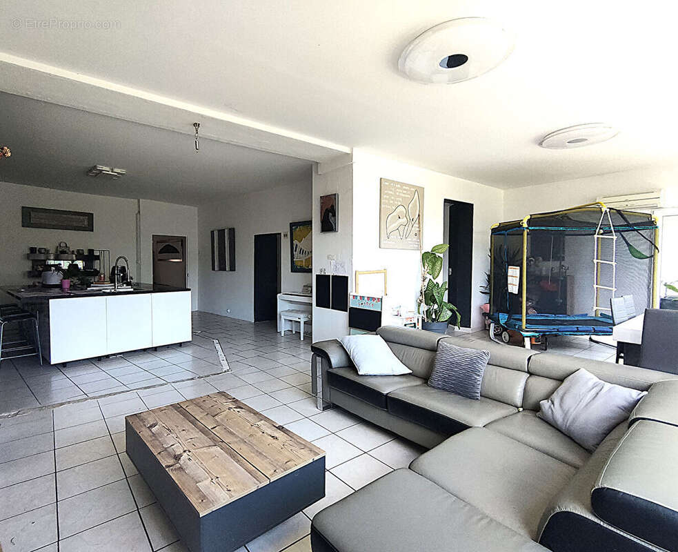 Appartement à SAINTE-ANASTASIE-SUR-ISSOLE