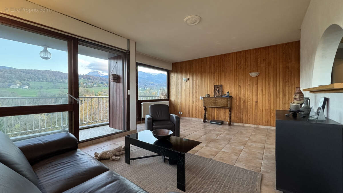 Appartement à JACOB-BELLECOMBETTE