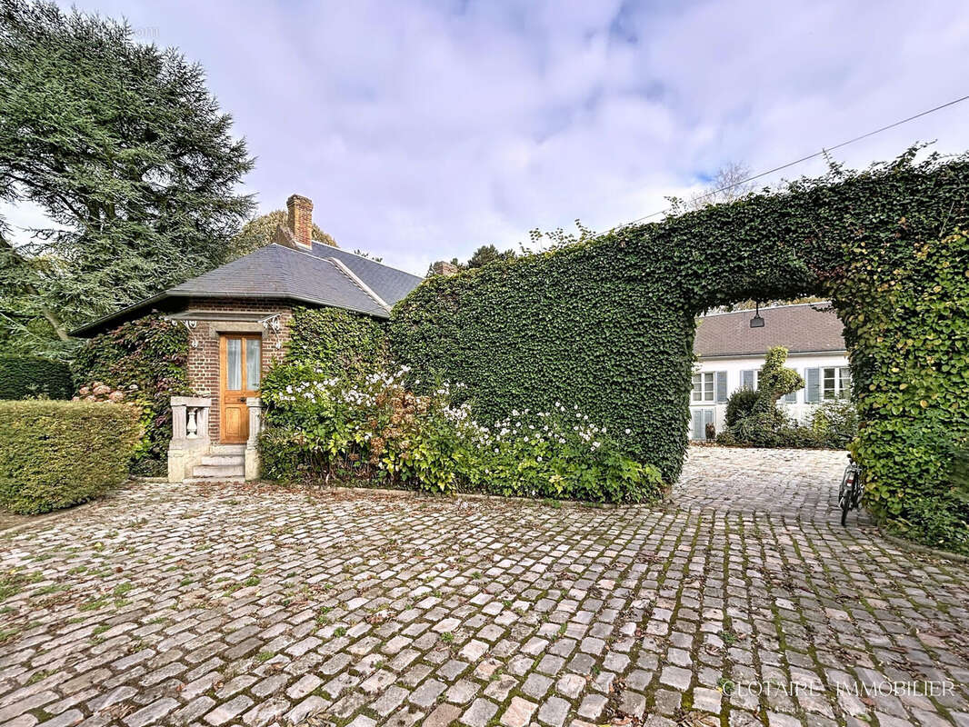 Maison 340 m² à Arvillers  - photo 4