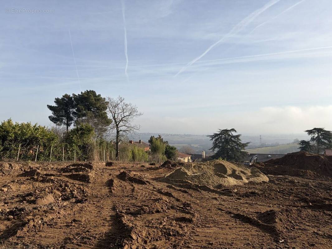 Terrain à POLLIONNAY