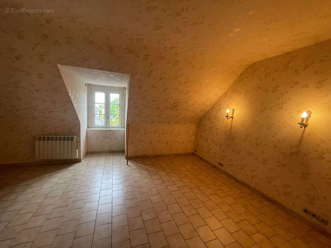 Maison à CANDES-SAINT-MARTIN