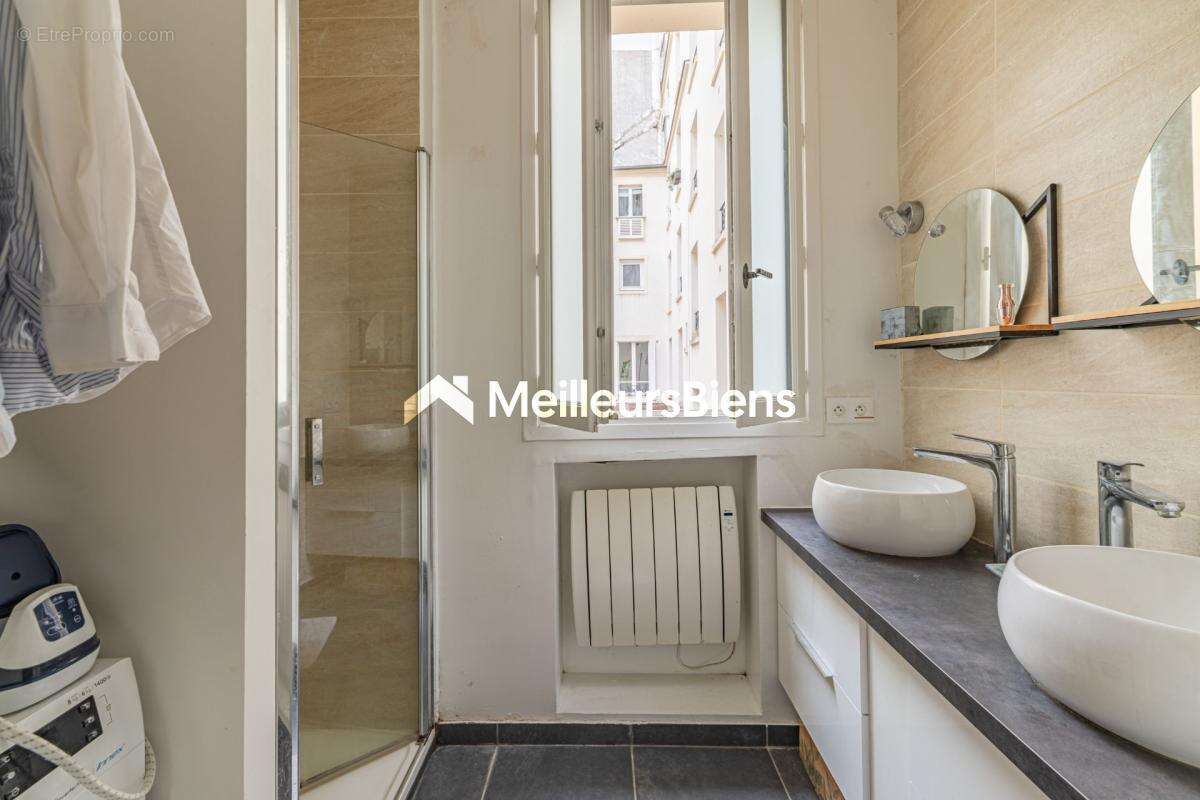 Appartement à PARIS-11E