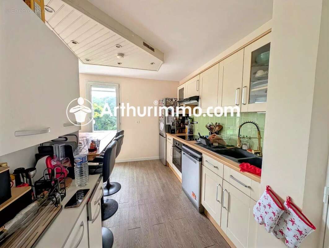 Appartement à SAVIGNY-LE-TEMPLE