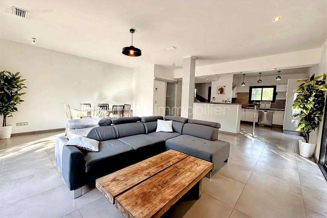 Maison à SAINT-JEAN-DE-VEDAS