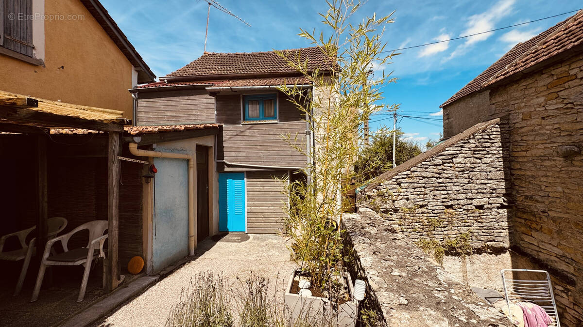 Maison à MASSANGIS
