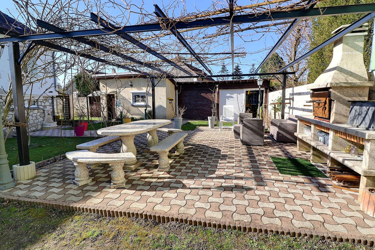 Maison à LE PERRAY-EN-YVELINES