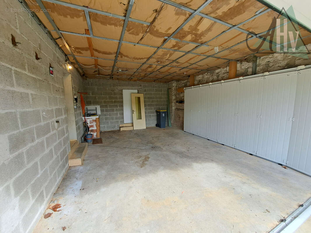 Maison à PARON