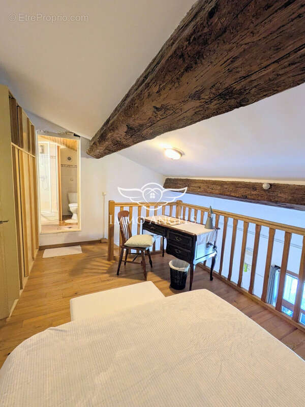 Appartement à VIC-LA-GARDIOLE