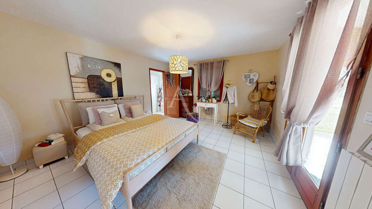 SAINT-LYS Maison T7 - 178m² parcelle de 1600m² - photo 5