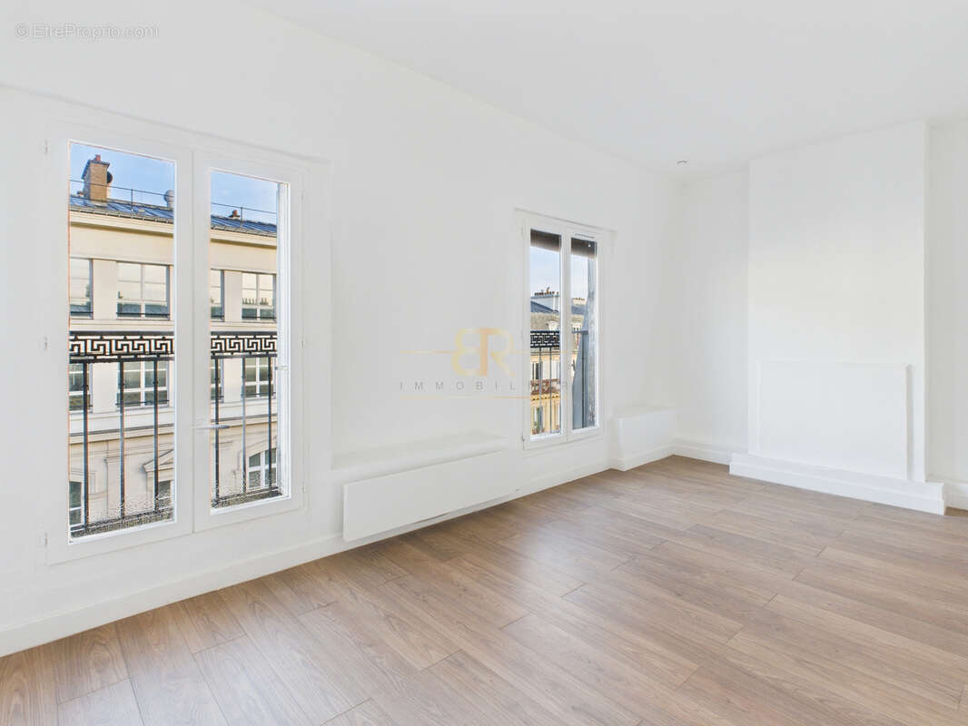 Appartement à PARIS-3E