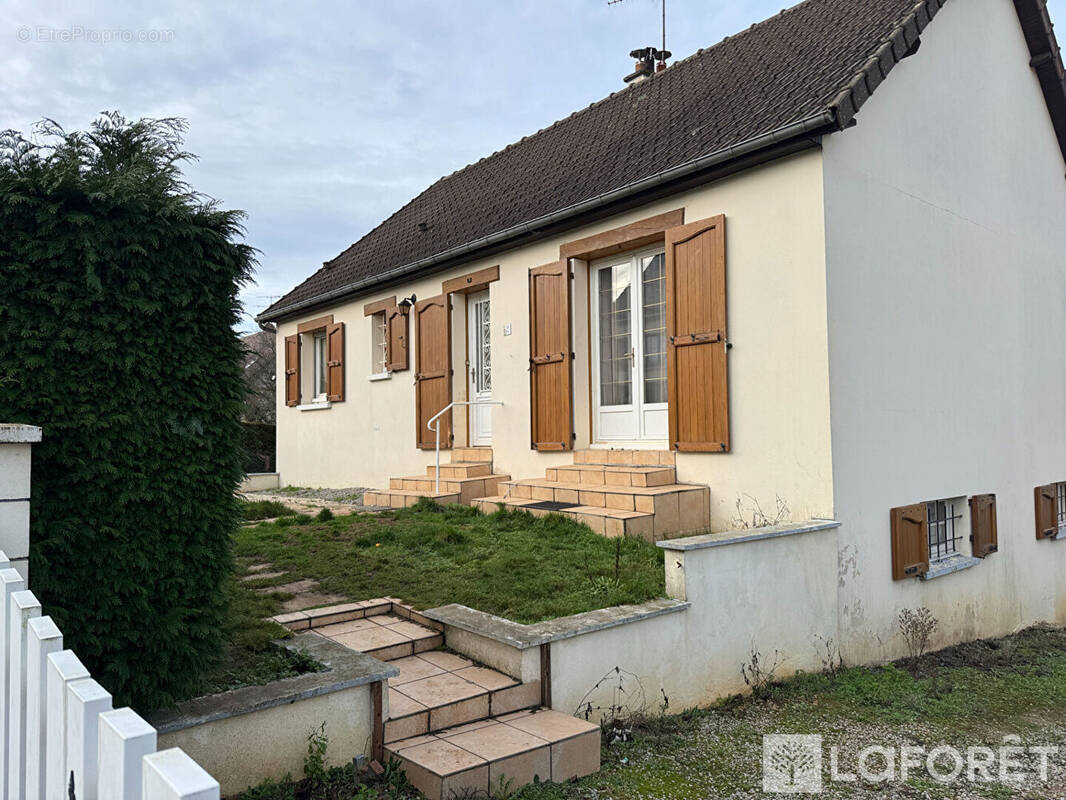 Maison à L'AIGLE