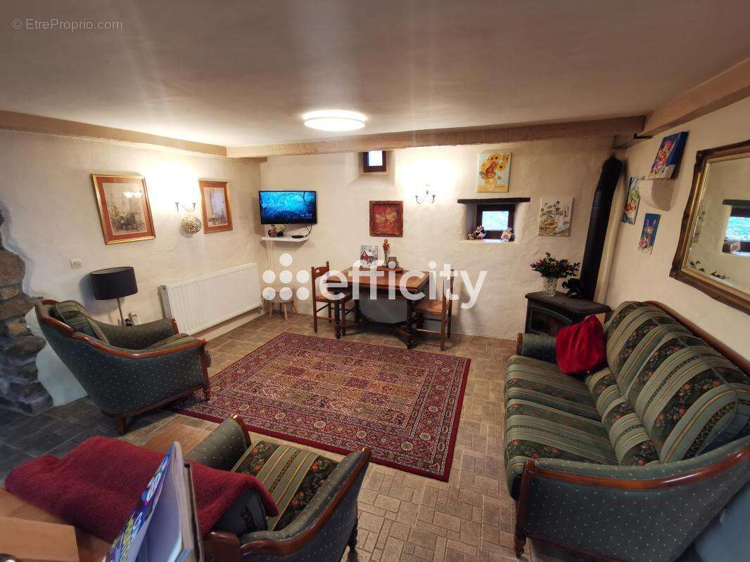 Maison à SAINT-SEVER-CALVADOS