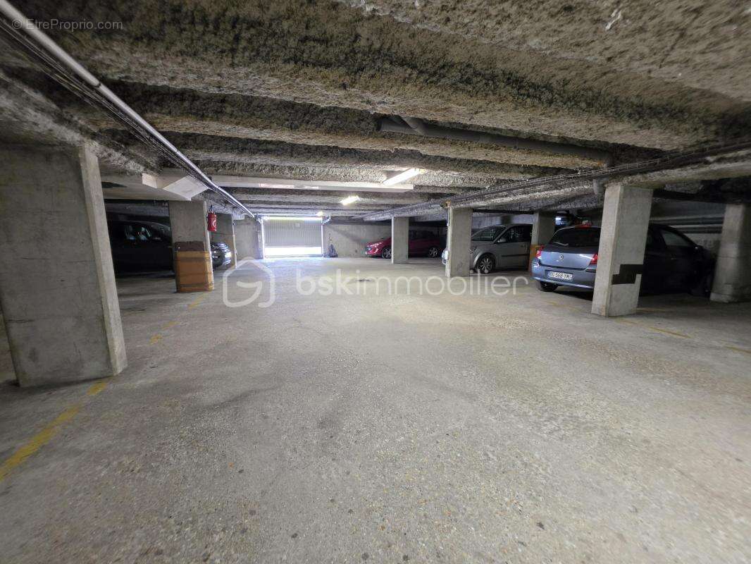 Appartement à DUGNY