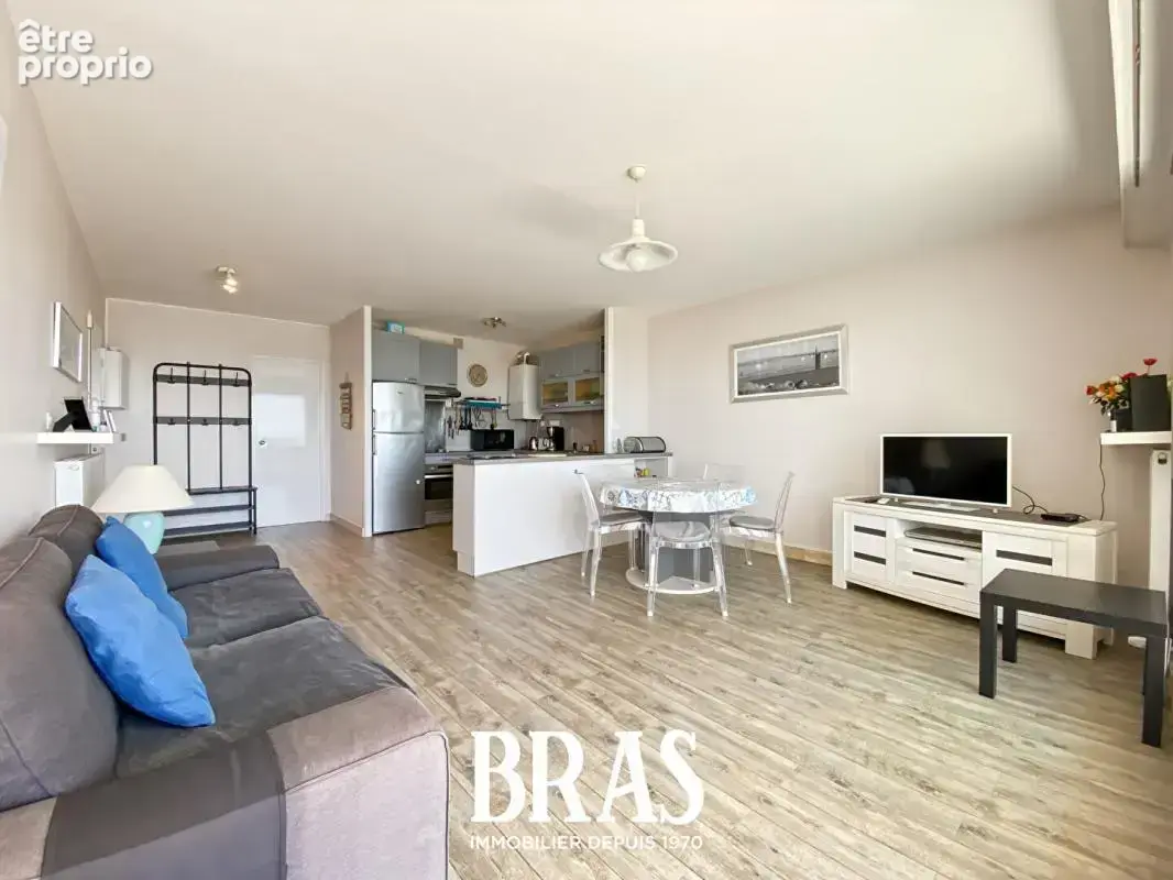 A vendre Appartement 3 pièces - 60 m² -Vue mer exceptionnelle - Accès direct à la plage de Sainte-Marguerite - photo 6