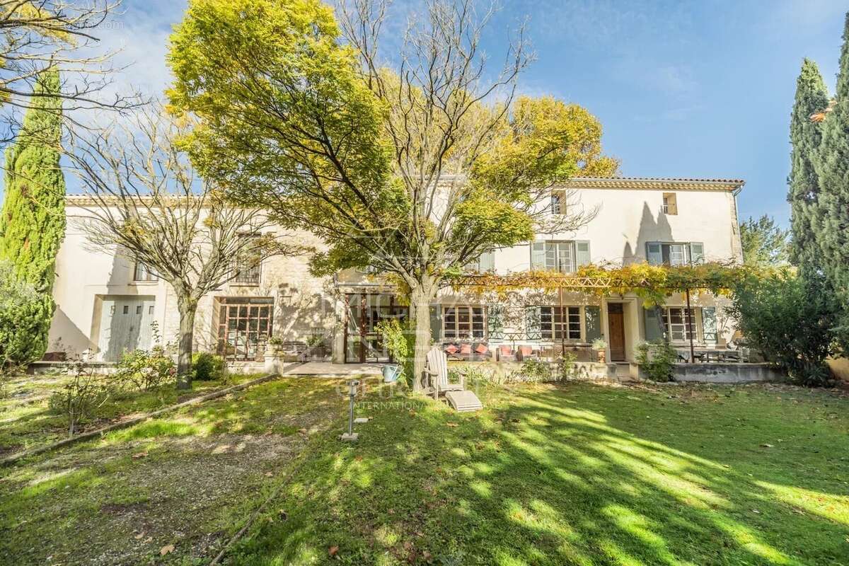 Maison à L&#039;ISLE-SUR-LA-SORGUE