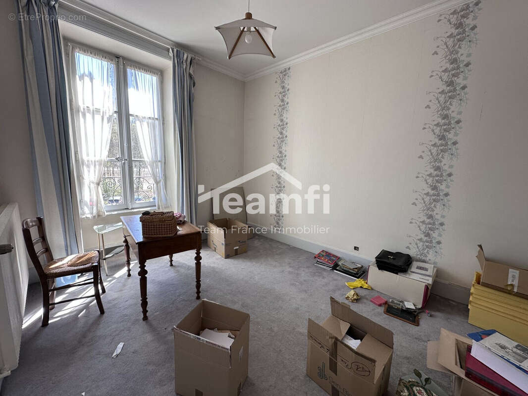 Appartement à LA MONNERIE-LE-MONTEL