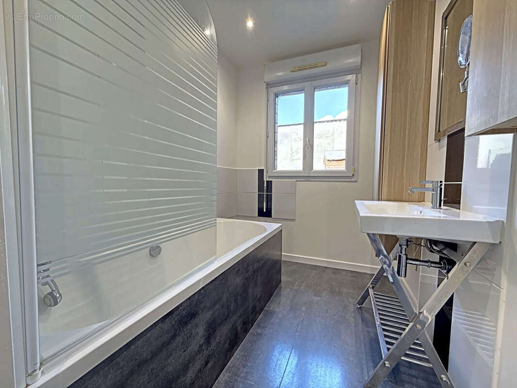 ALERTE INVESTISSEMENT proche Gare !! Appartement loué !! - photo 7