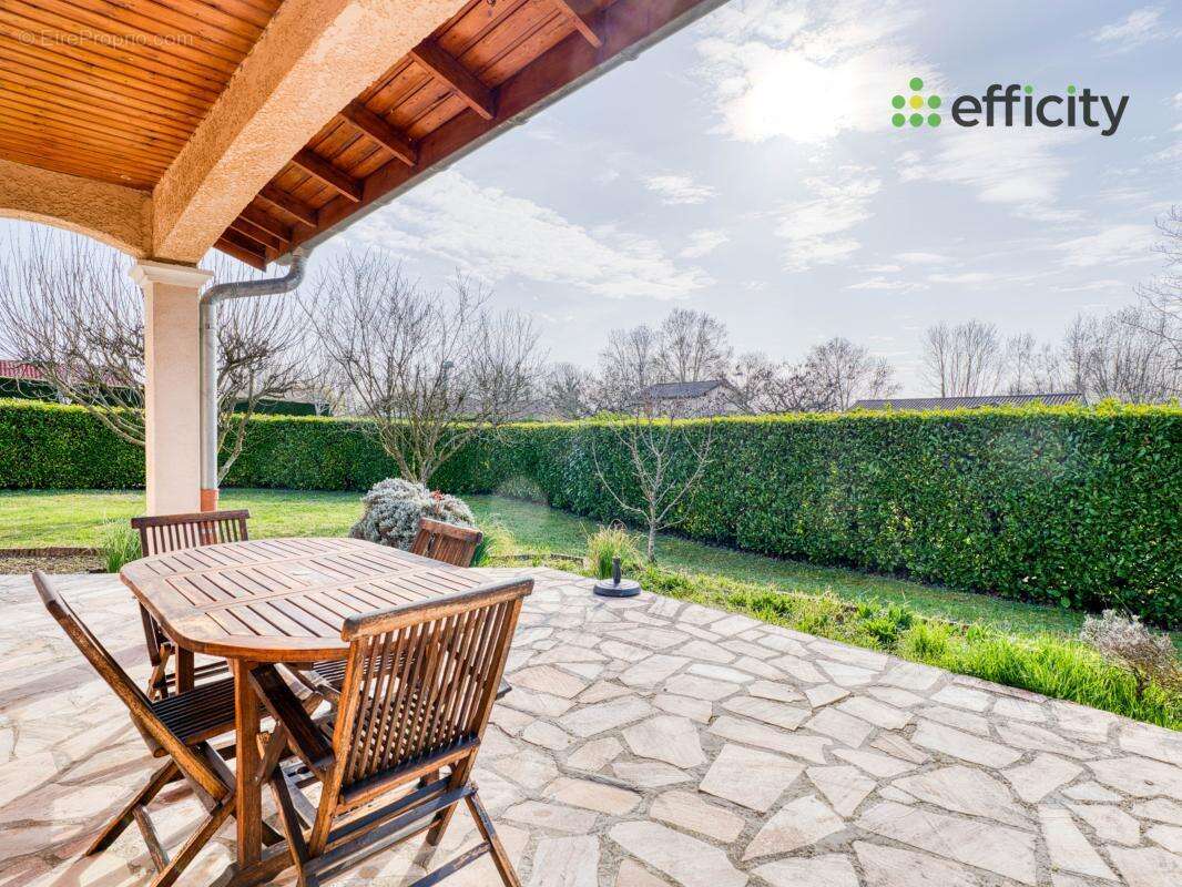 Maison à L'ISLE-D'ABEAU