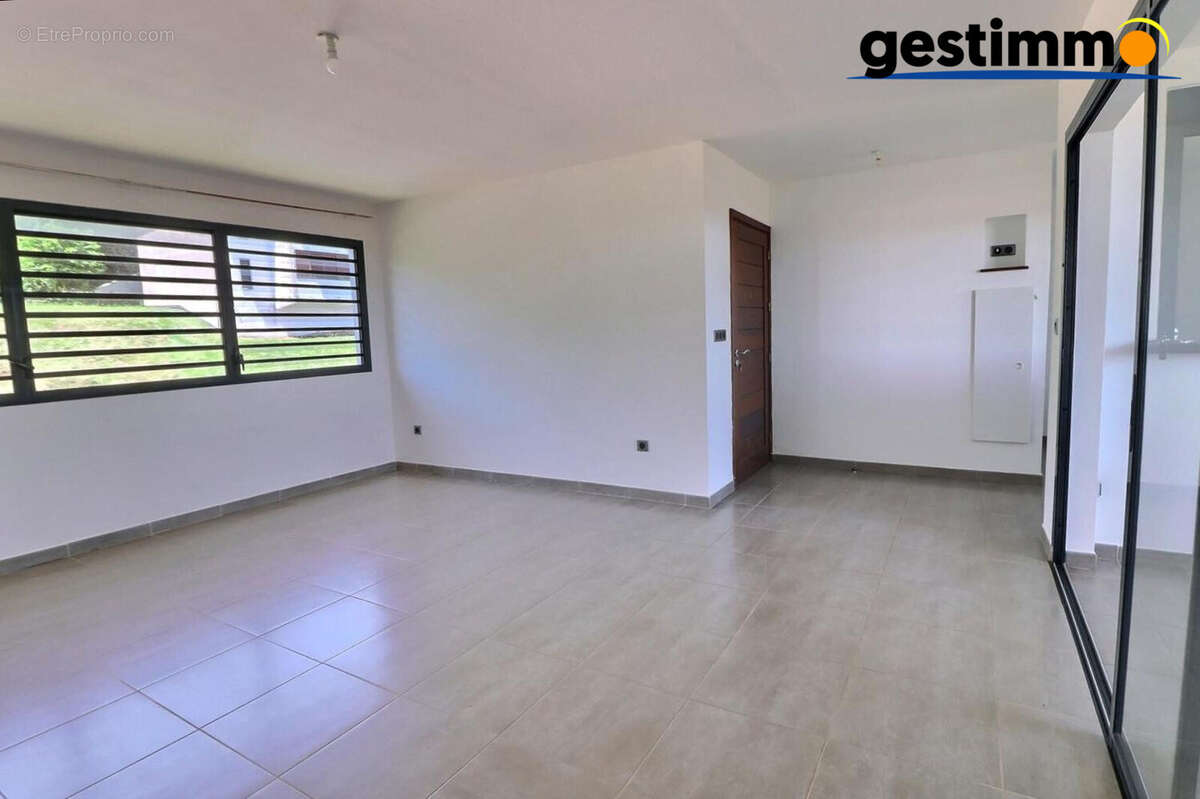 Appartement 53 m² à Remire-Montjoly  - photo 3