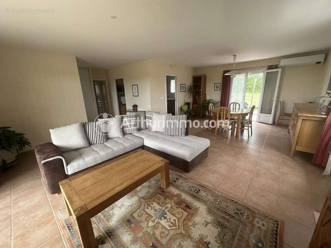 Maison à SAINT-ASTIER