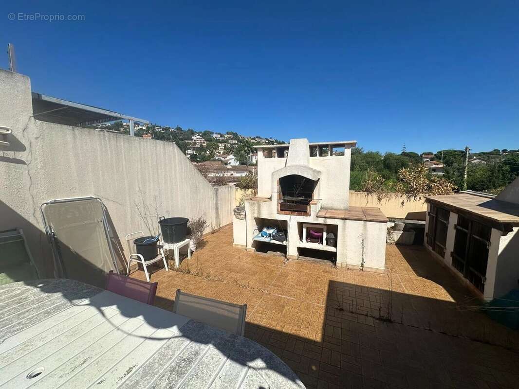 Appartement à VALLAURIS