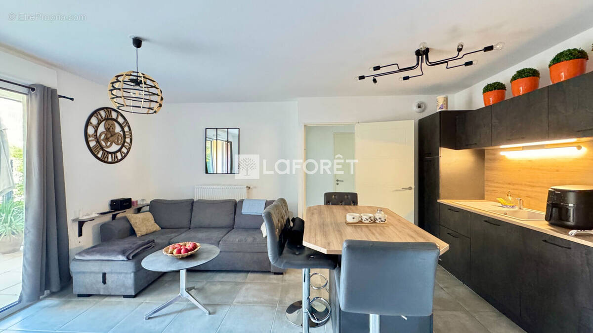 Appartement à FLEURIEUX-SUR-L'ARBRESLE
