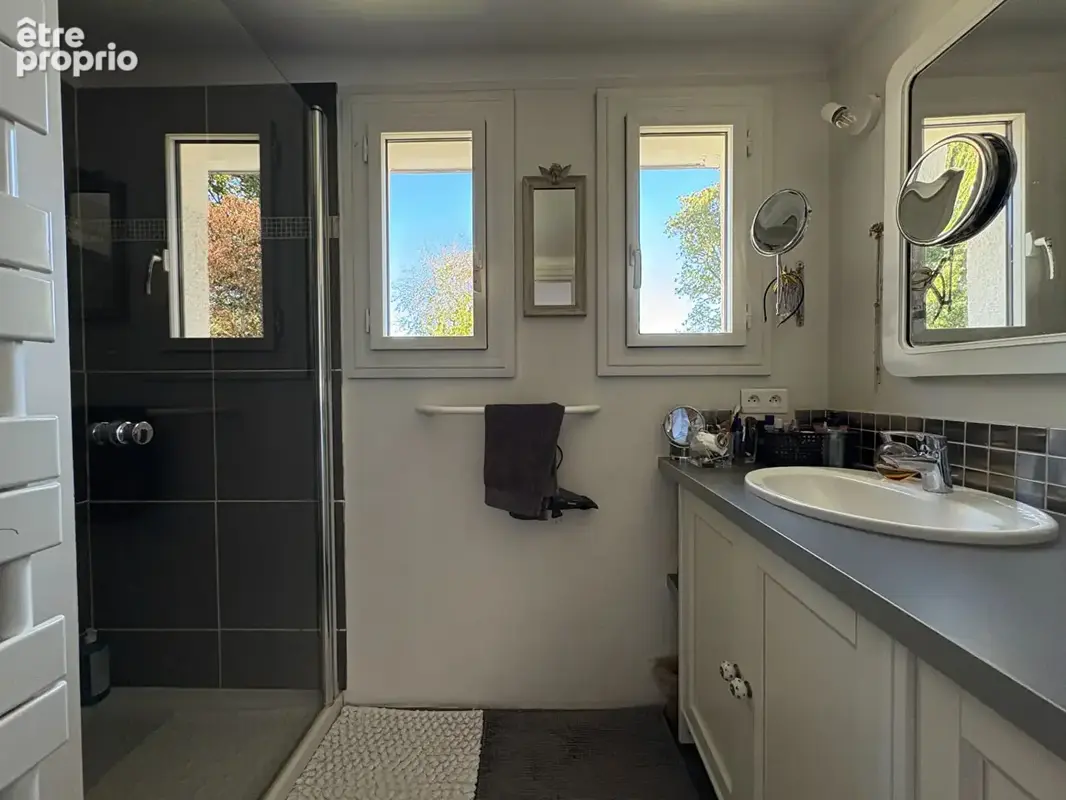 Belle maison familiale de 144 m² avec 5 chambres, jardin et garage - photo 11