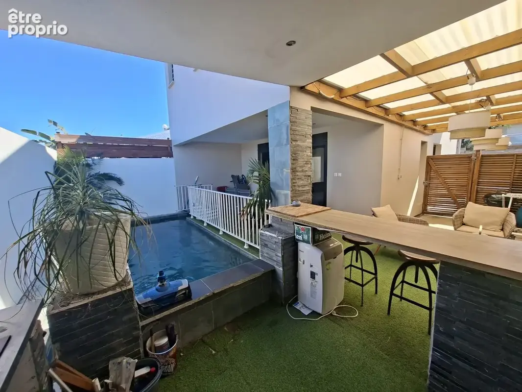 Maison 4 pièces 86 m² à vendre à Saint-Pierre (97410) - photo 2