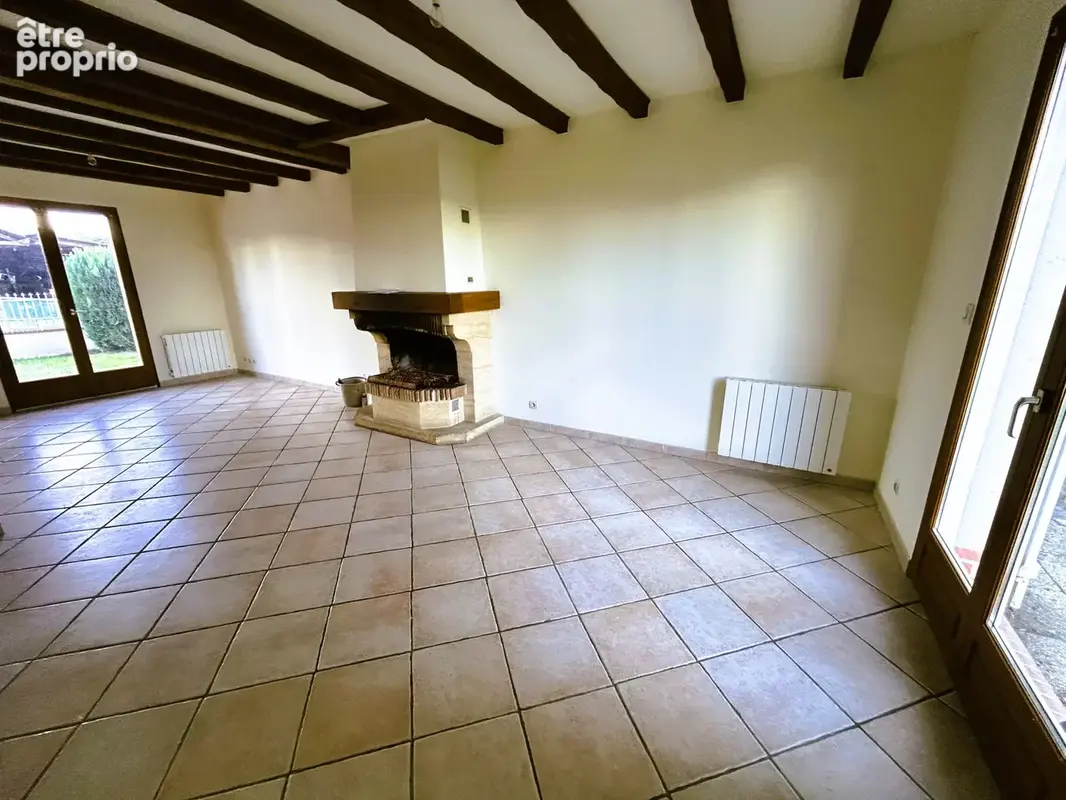 Maison familiale vivable de plain-pied 4 chambres + bureau - garage - beau terrain clos - photo 5