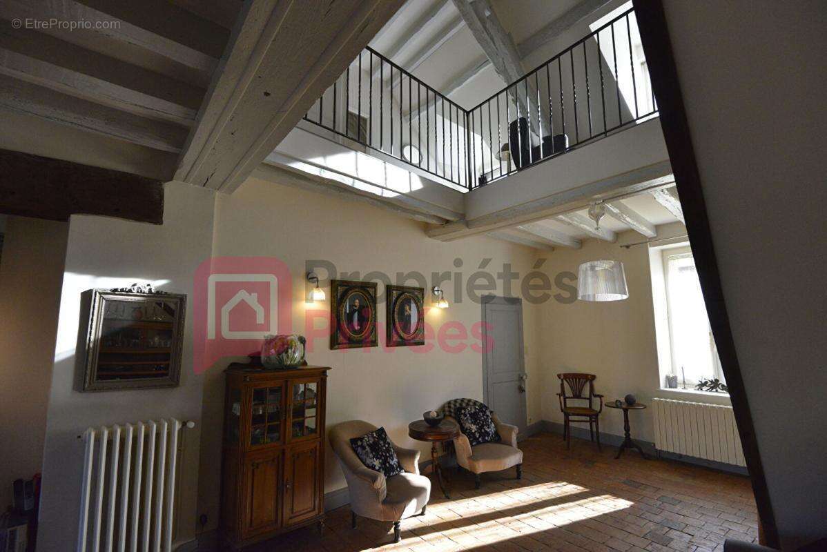 Maison à COSNE-COURS-SUR-LOIRE