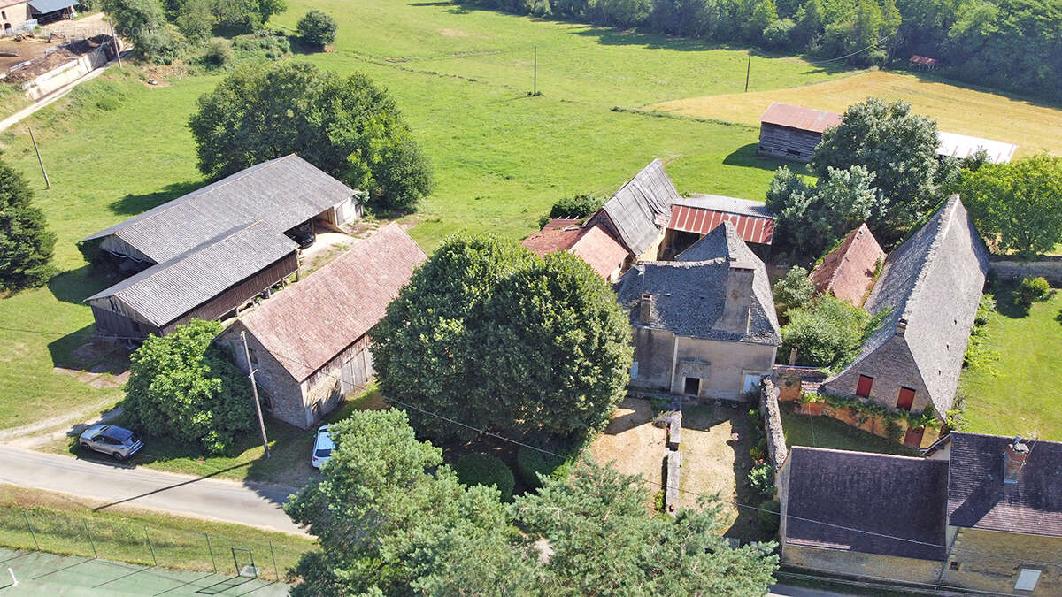 Corps de ferme Saint Crepin et Carlucet 6 pièce(s) 149 m2 - photo 5