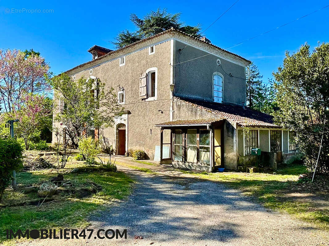 Maison à MADAILLAN