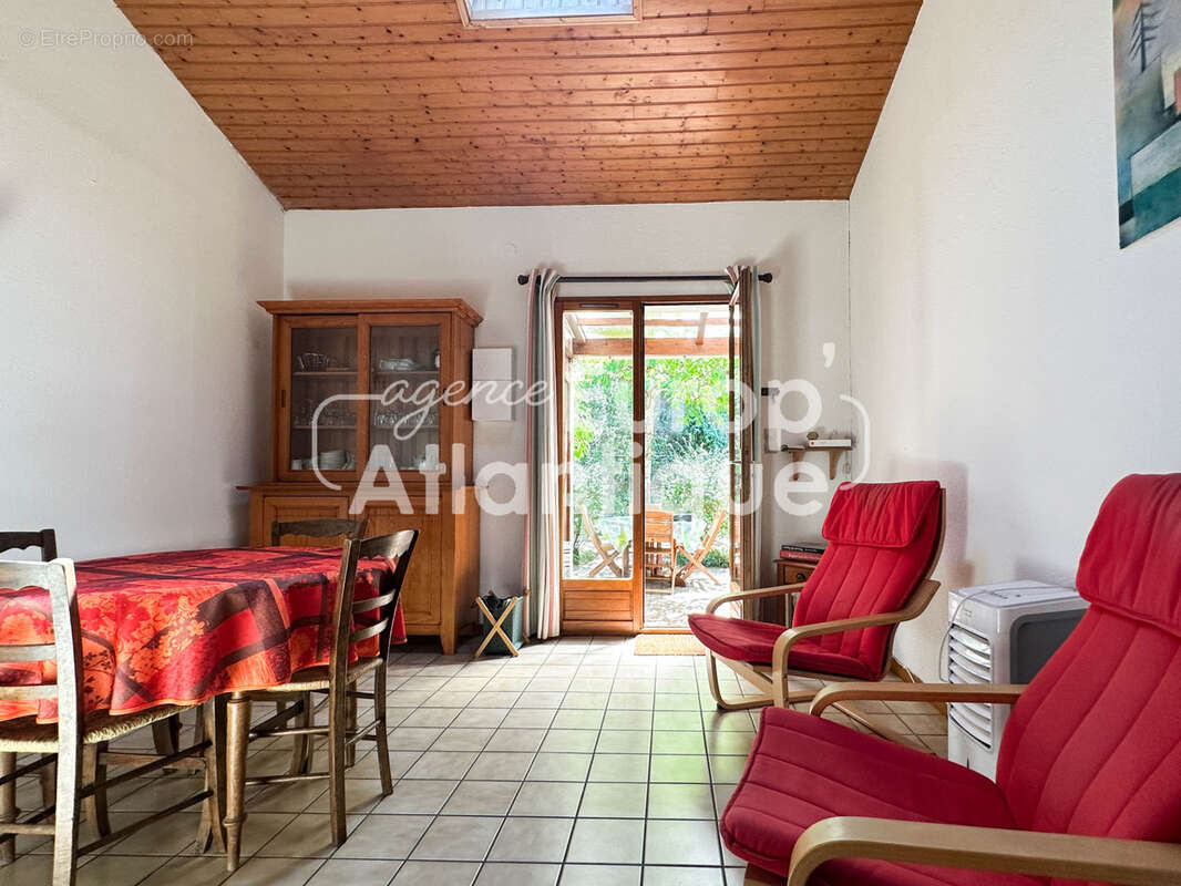 Maison à LES MATHES
