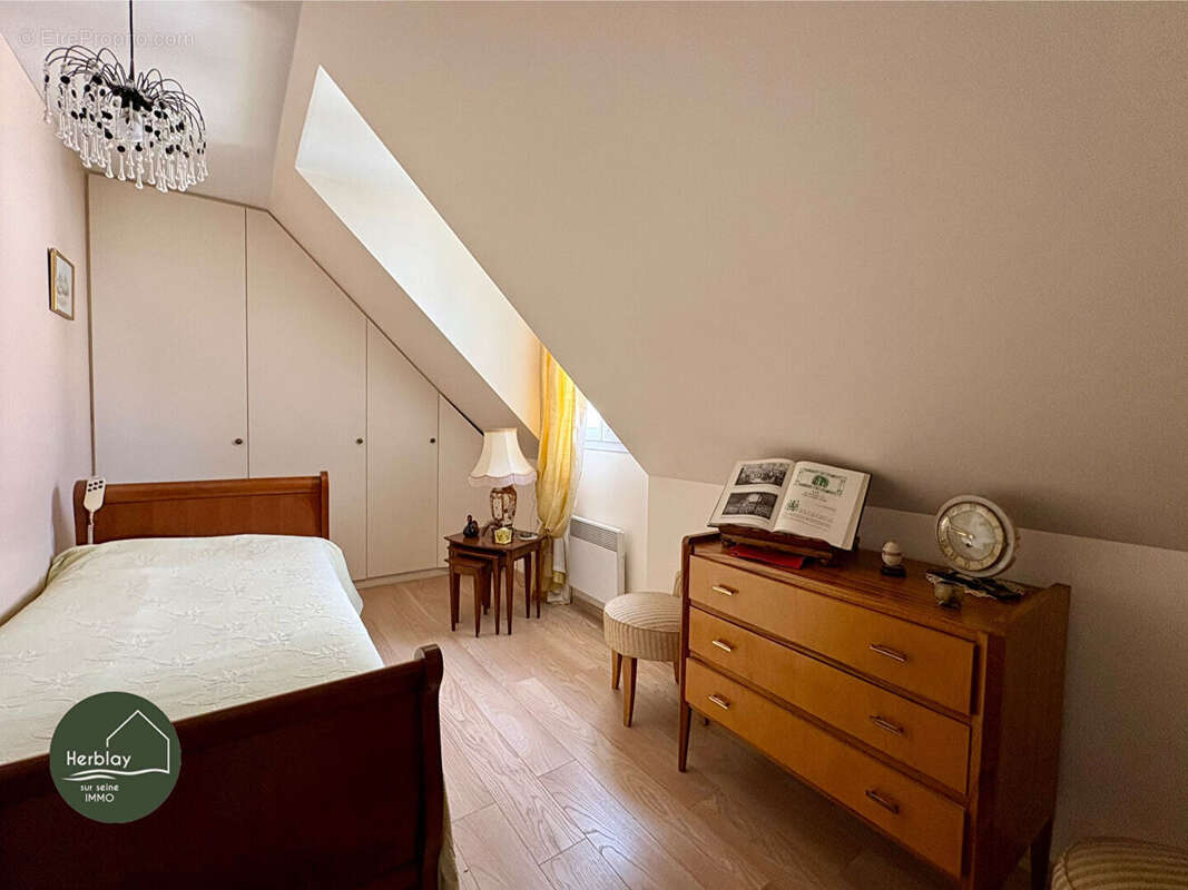 Maison proche centre ville - Herblay Sur Seine 6 pièces 125 m² - photo 8