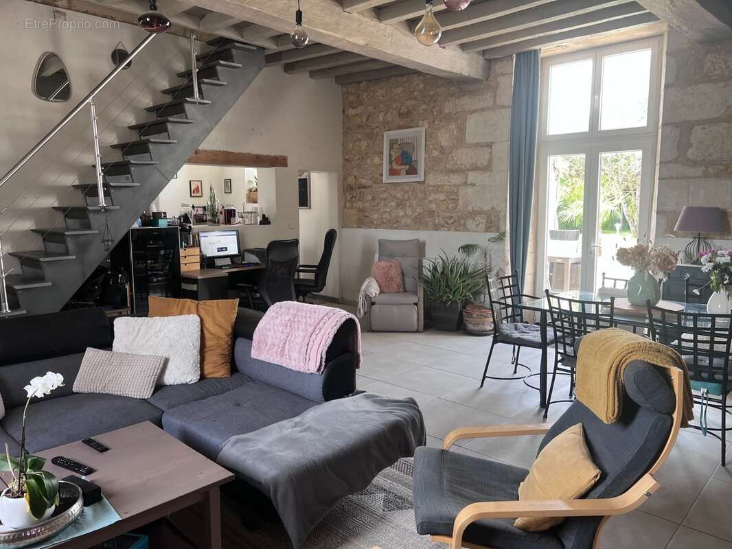 Maison à vendre 5 pièces VARZAY (17) avec piscine - photo 2