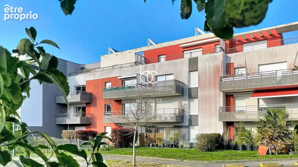 Appartement à SENE