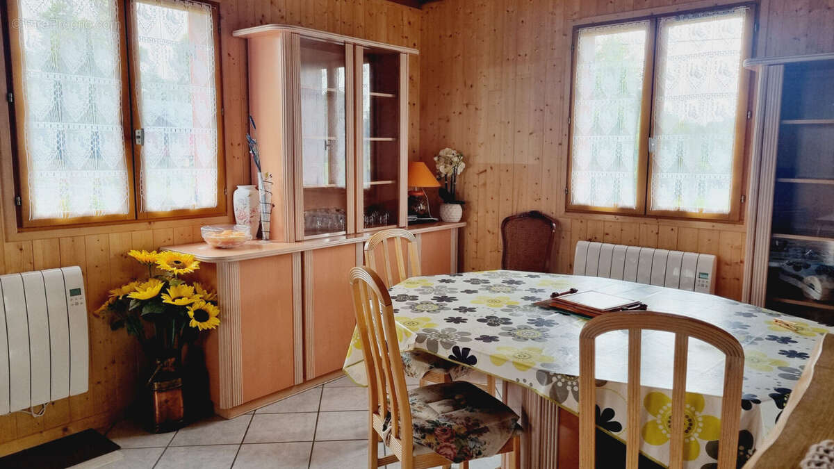 Maison à SAINT-GENES-CHAMPESPE