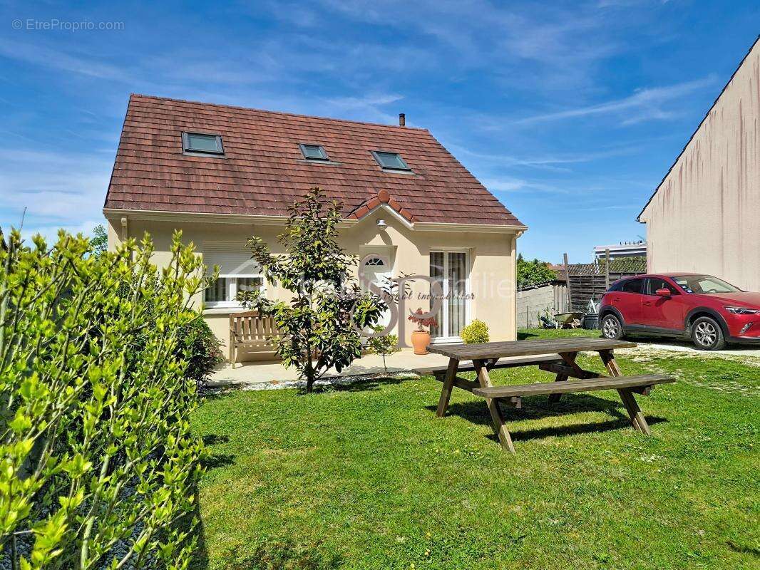 Maison à NOISY-RUDIGNON