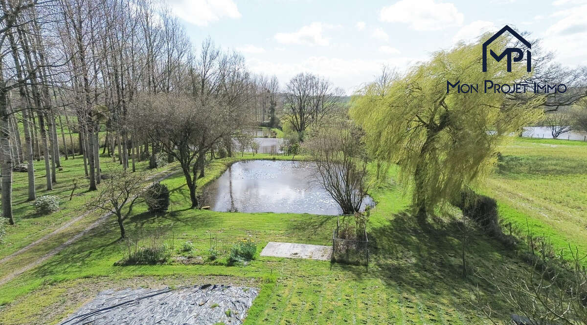 Terrain à LA BACONNIERE