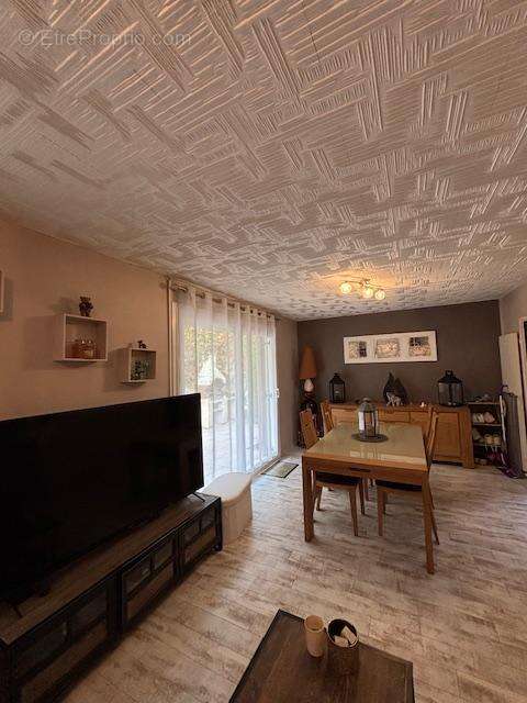 Maison à CIRES-LES-MELLO