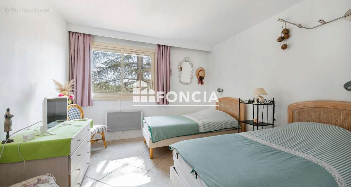 Gréoux les Bains, Bel appartement T2 de 39 m2 situé résidence le Flore - photo 2