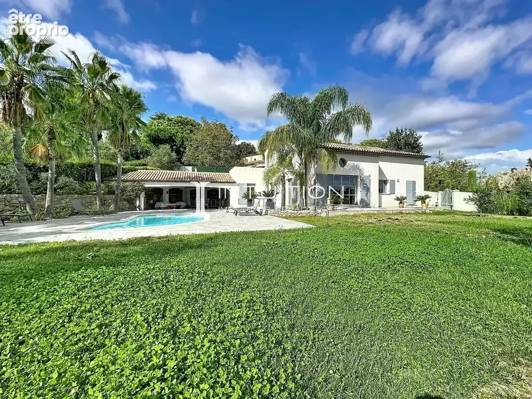 Proche Valbonne : Élégante villa avec vue panoramique et piscine - photo 14