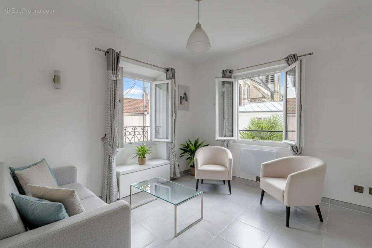 Appartement à MAFFLIERS