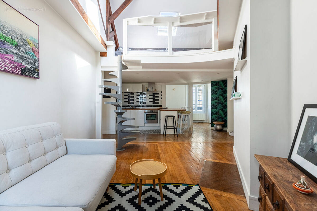 Appartement à PARIS-15E