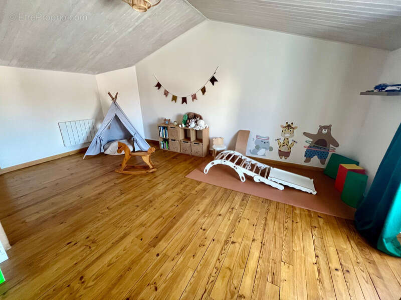 Maison à LES MAGNILS-REIGNIERS