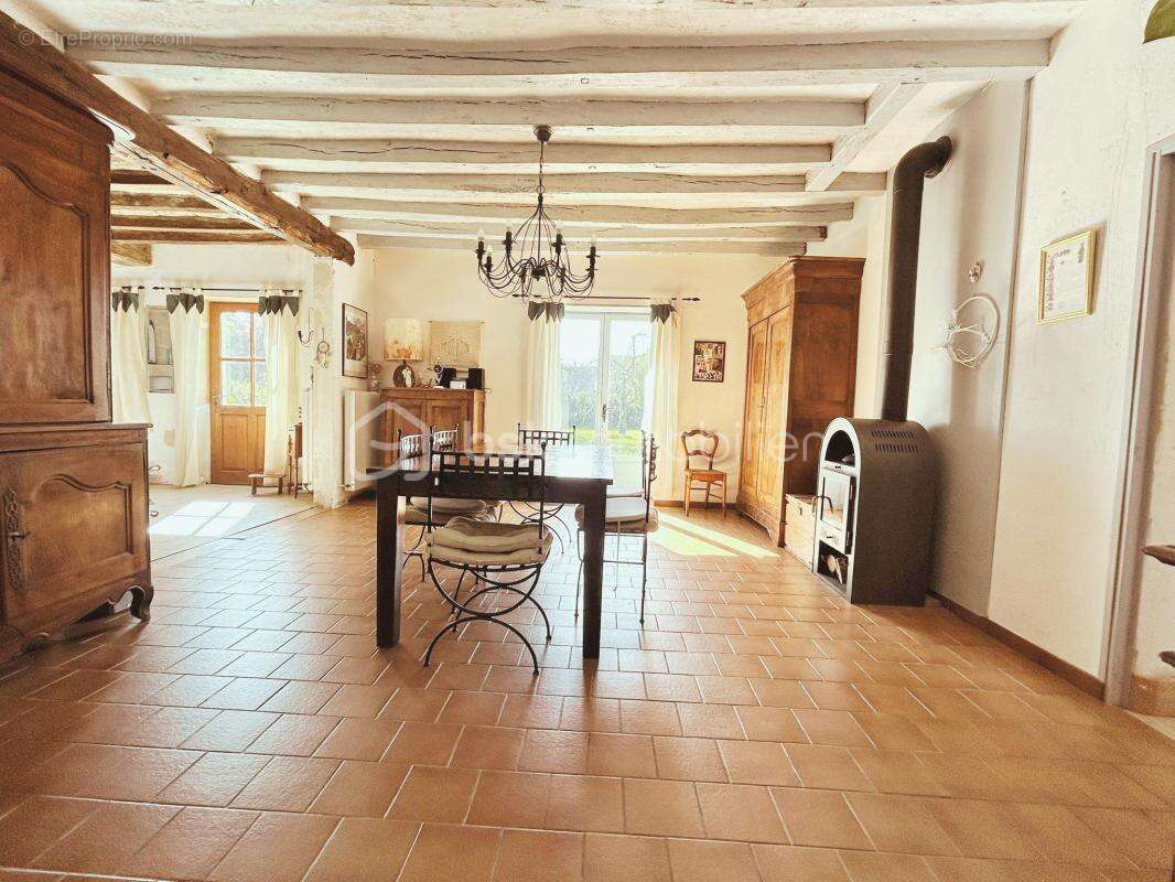 Maison à BENAIS