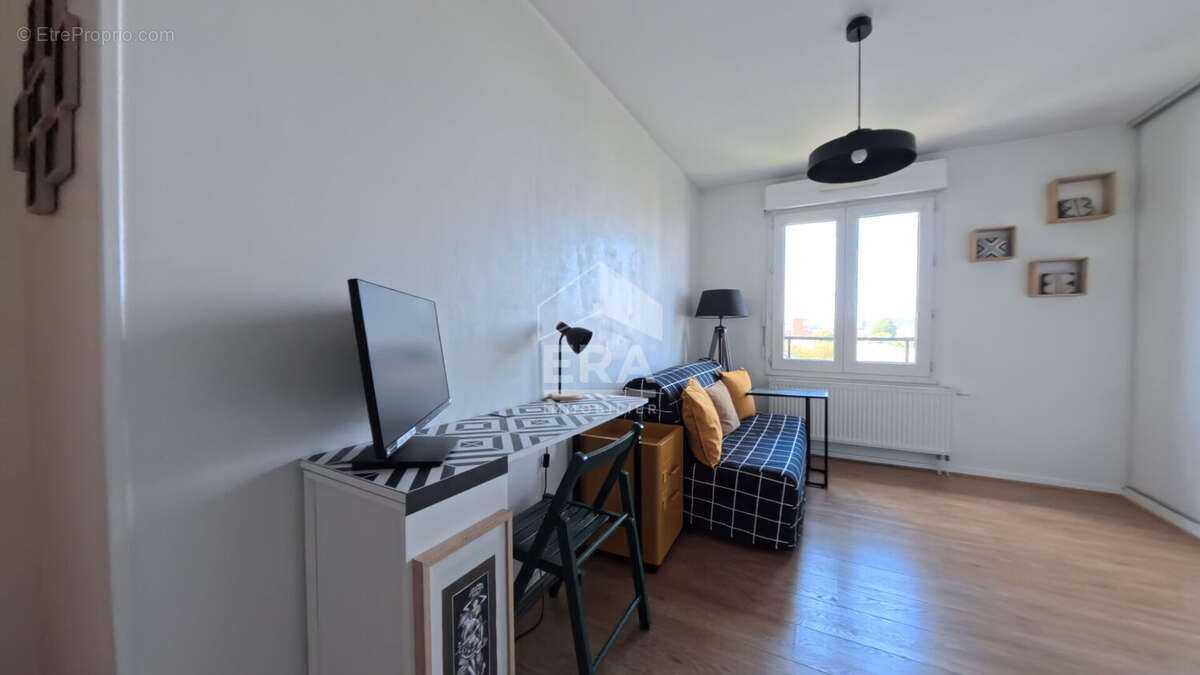 Appartement f3 avec parking - bd marcel sembat - photo 7